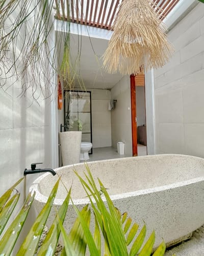 galeri d-Lazio White Pool 3