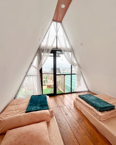 galeri Dihyang segitiga  Cabin 4