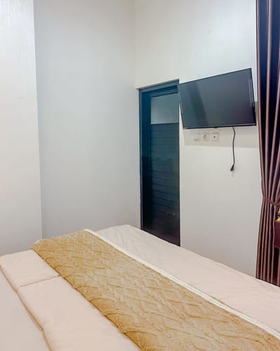 galeri Villa 8 Kamar kapasitas 20 orang ~  Eric Syariah  4